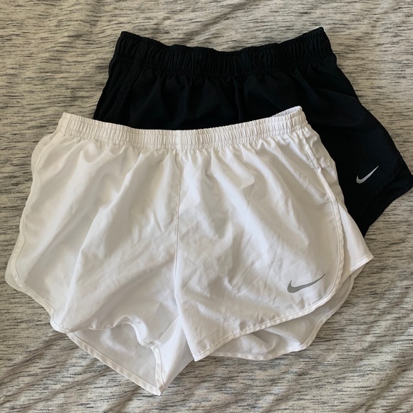Nike Women’s Tempo Running Shorts - Picture 4 of 10